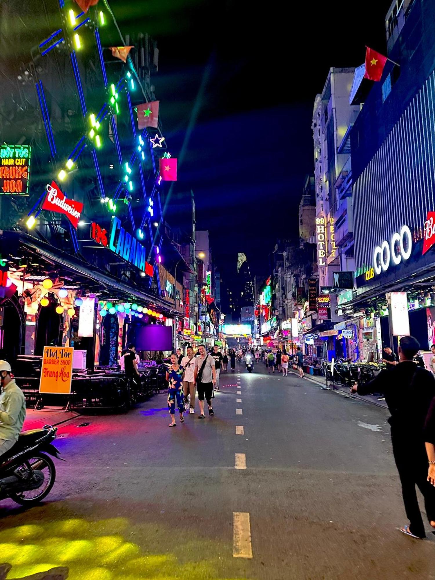 The Hidden Hogwarts - Nearly Bui Vien Walking Street Cidade de Ho Chi Minh Exterior foto