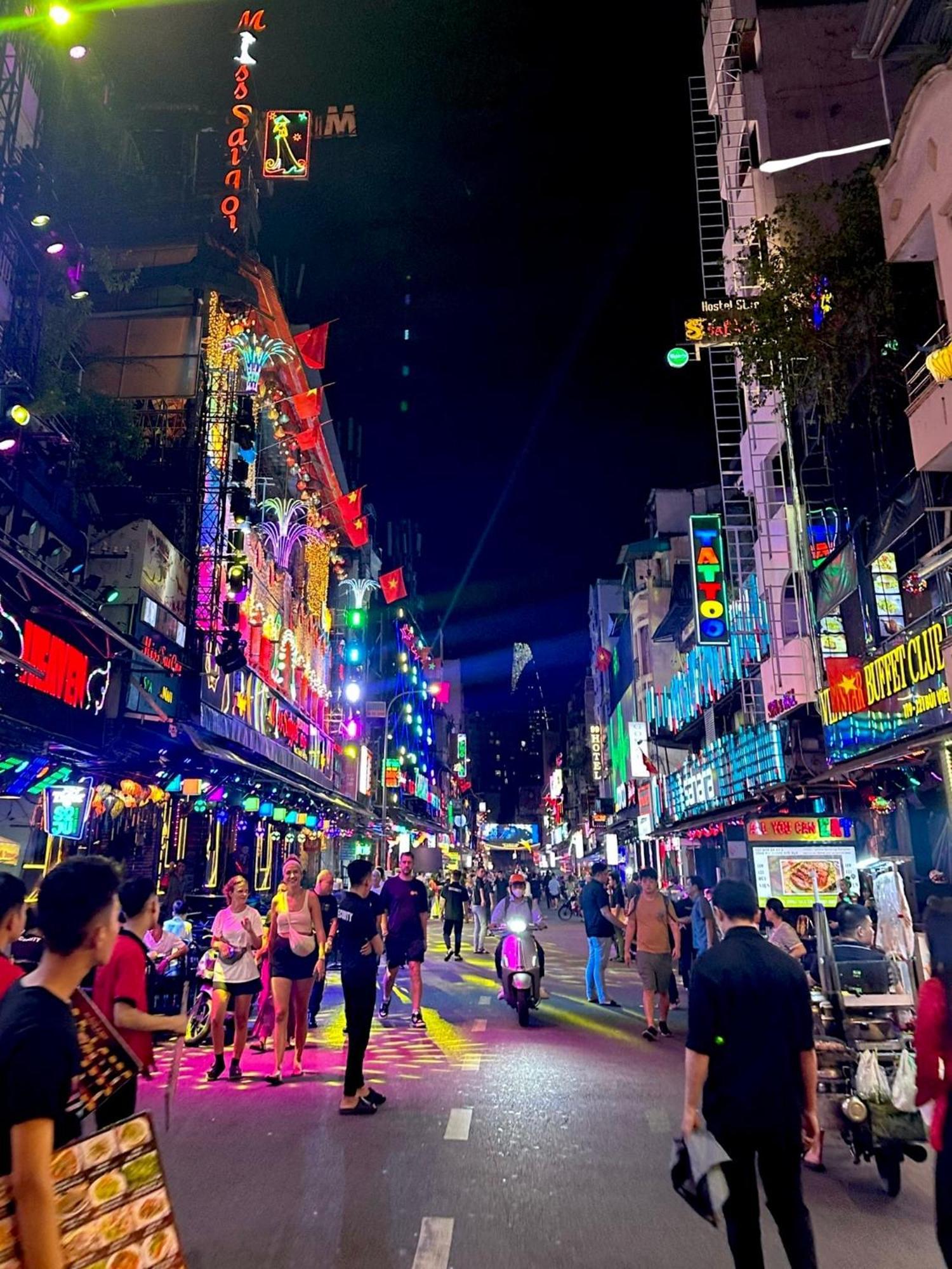 The Hidden Hogwarts - Nearly Bui Vien Walking Street Cidade de Ho Chi Minh Exterior foto