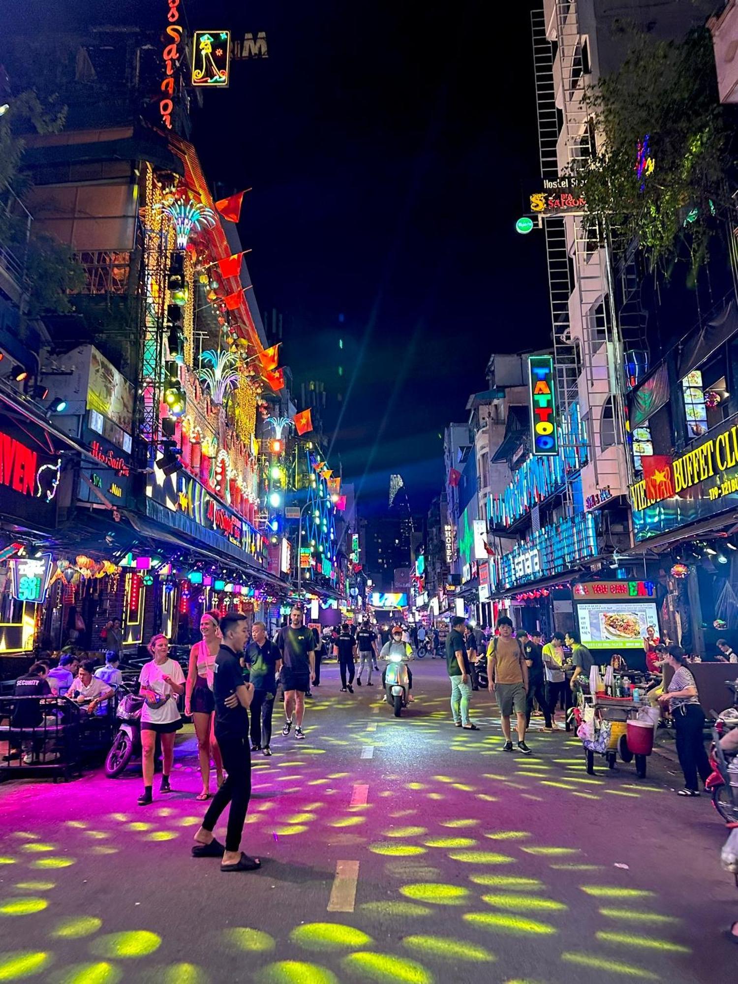 The Hidden Hogwarts - Nearly Bui Vien Walking Street Cidade de Ho Chi Minh Exterior foto